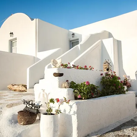 Iliovasilema Santorini Hotel 3*