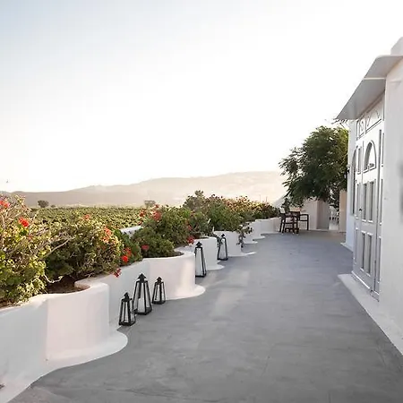 Hotel Iliovasilema Santorini 3*