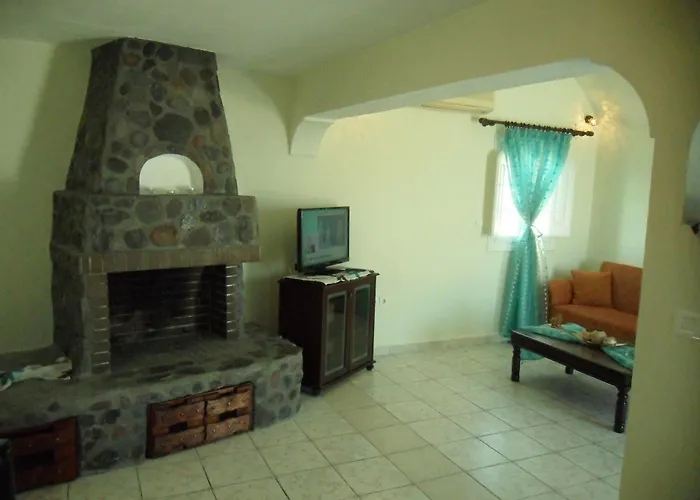 Iliovasilema Santorini 3* Akrotírion