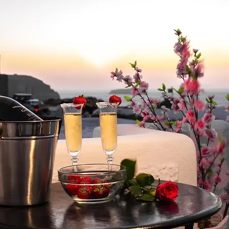 Hotell Iliovasilema Santorini 3*