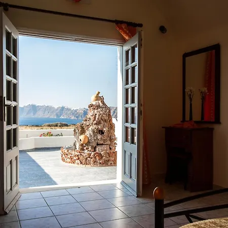 Hotel Iliovasilema Santorini 3*