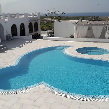 Iliovasilema Santorini 3* Akrotírion
