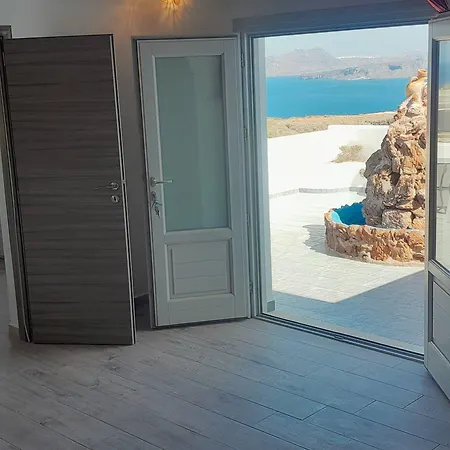 Hotel Iliovasilema Santorini 3*