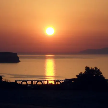 Iliovasilema Santorini 호텔 Akrotírion