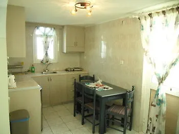 Iliovasilema Santorini 호텔 3*