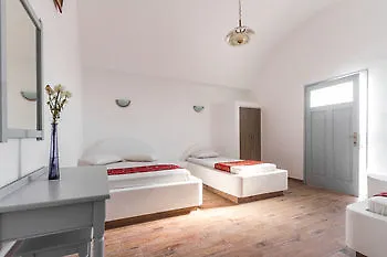 Iliovasilema Santorini 3*