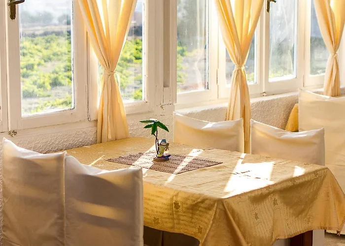 Iliovasilema Santorini Hotel