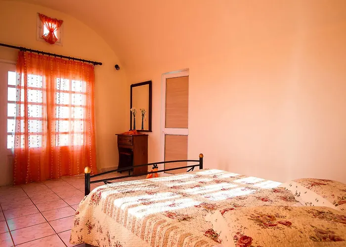 Iliovasilema Santorini Ακρωτήρι