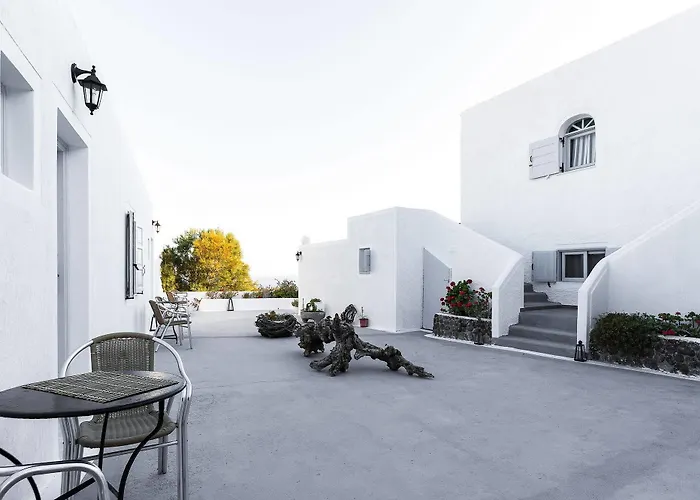 Hotel Iliovasilema Santorini 3*